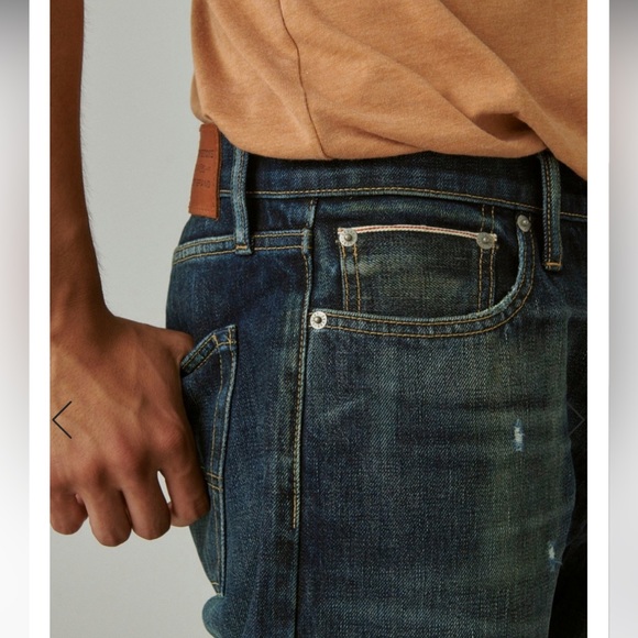 NWOT Men’s Lucky Brand Jeans 363 distressed Vintage Straight Yellowstone 30x32 - Picture 2 of 15